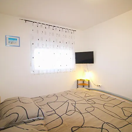 Apartment Blizu Plaze Slanica Sa Pogledom Na A4 *
