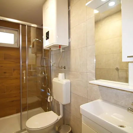 Blizu Plaze Slanica Sa Pogledom Na A4 * Murter