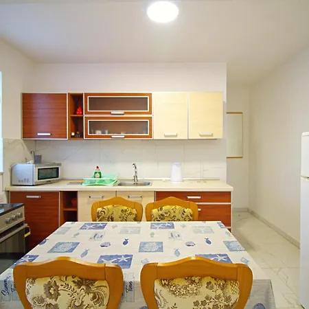Blizu Plaze Slanica Sa Pogledom Na A4 * Murter